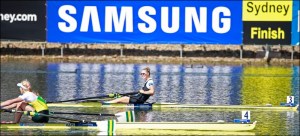 Emma Twigg (3) venceu o Single Skiff no photo finish (Foto: Igor Meijer/FISA) 