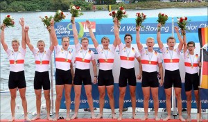 Alemães comemoram vitória no Oito Com masculino (Foto Detlev Seyb/FISA)