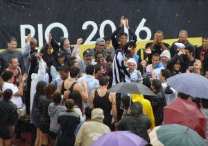 Nem a chuva impediu a festa alvinegra na Lagoa (Foto: Remo em Voga)